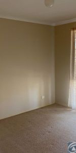 8 Carina Terrace, Cranbourne West - Photo 3