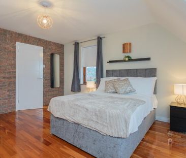 Room 5, 16 Robbs Road, Dundonald, BT16 2NA - Photo 6