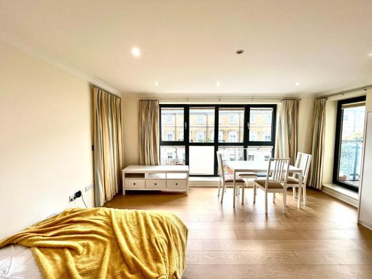 Room in a Shared Flat, Canal Boulevard, NW1 - Photo 1