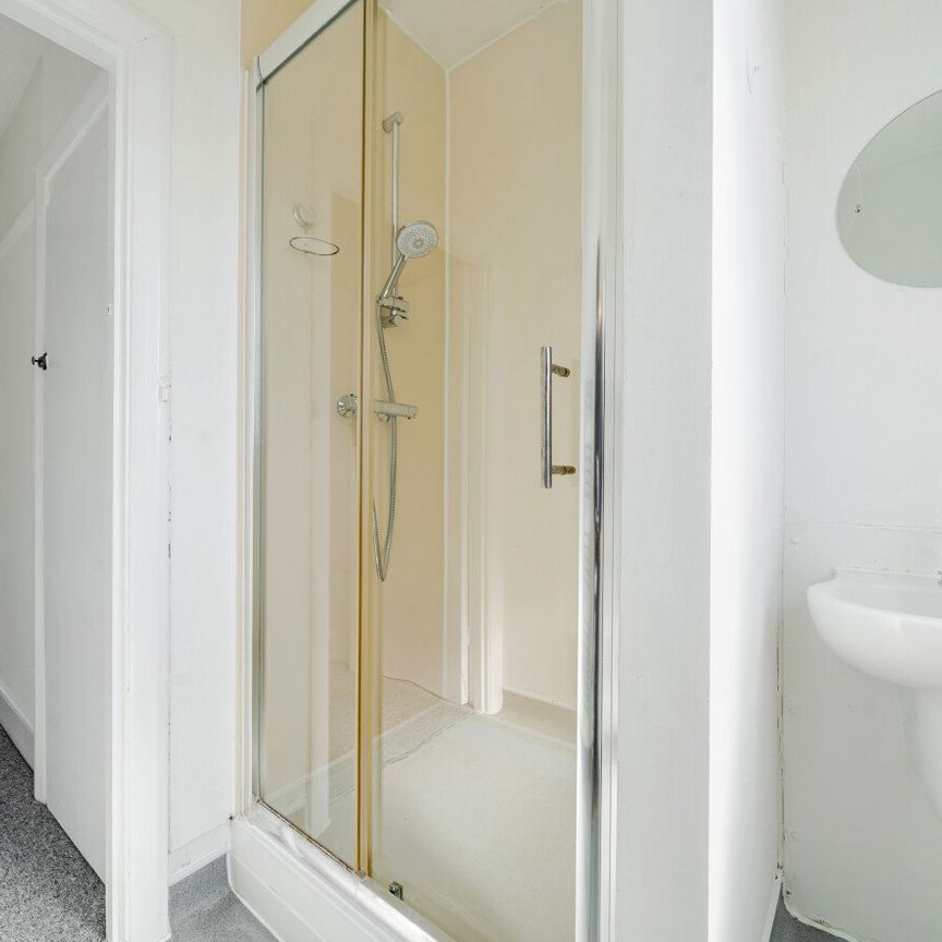 6 bedroom house to rent - Photo 1