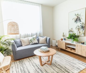 Light-Filled Living in a Convenient Punchbowl Location - Photo 1