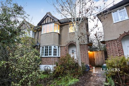 2 bedroom maisonette to rent Ethelbert Close, Bromley, BR1 - Photo 2