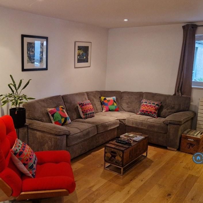 1 bedroom in a house share to rent - Photo 1