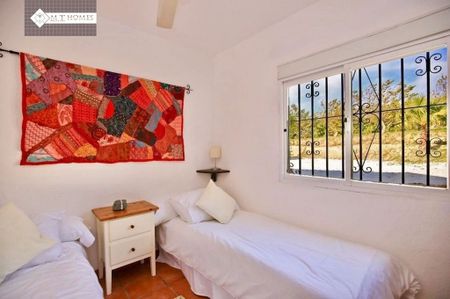4 room luxury Farmhouse for rent in Estepona, Andalusia - Photo 5