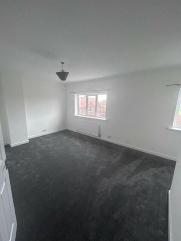 2 bedroom semi-detached house to rent - Photo 2