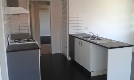 Conveniently Located - Photo 5