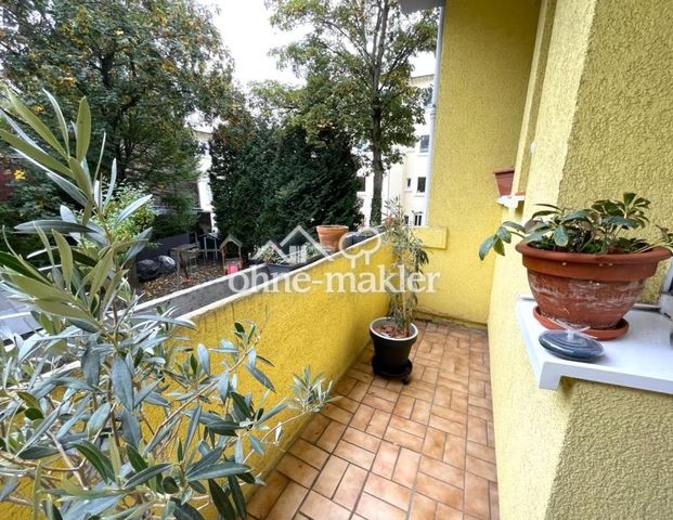 2-Zimmer-Altbauwohnung mit Balkon - frei ab sofort - Foto 1