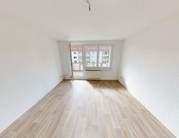 In ruhiger Seitenstraße gelegene 3-Raum-Whg. mit Balkon - Foto 1