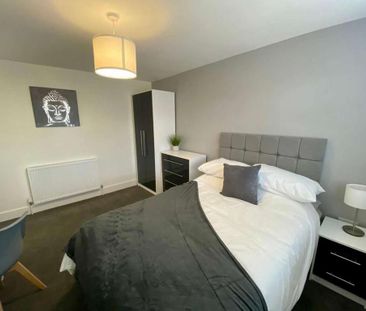 1 bedroom in a house share to rent - Photo 2