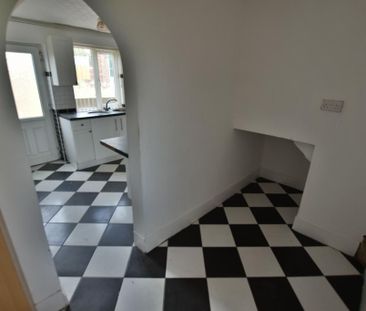 3 bedroom terraced house to rent - Photo 3