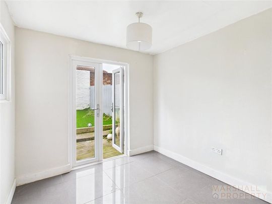 3 bedroom terraced house to rent - Photo 1