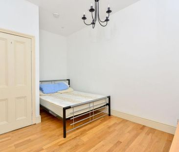 3 bedroom flat to rent - Photo 3