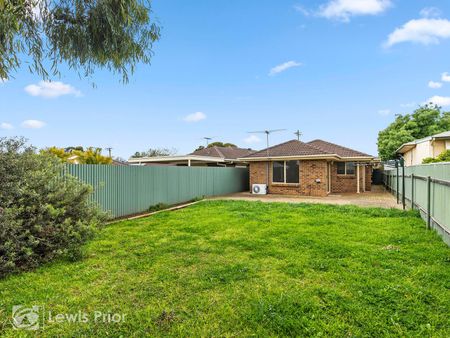 Location Location - Neat & Tidy Courtyard Home - Photo 3