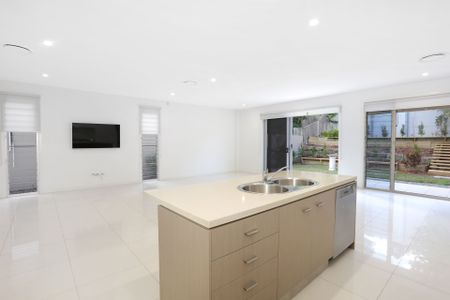 Low-Maintenance Family Home - Photo 3