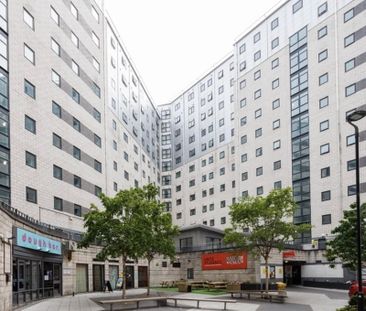 Room in a Shared Flat, Grand Central, L3 - Photo 1