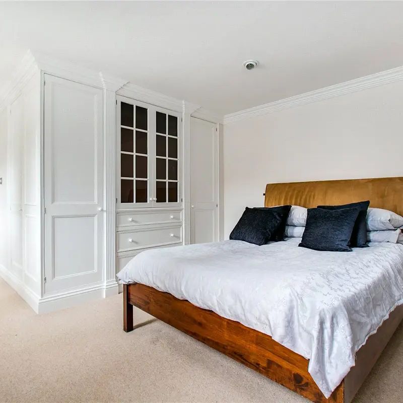 2 bedroom flat in South Kensington - Photo 1