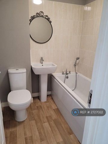 3 bedroom terraced house to rent - Photo 5