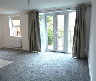 London Road, Slough, Berkshire,SL3 - Photo 3