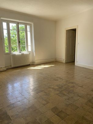 Location Maison 6 pièces 196m² LIVRON SUR DROME 26250 - Photo 1