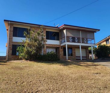 LOCATION PERFECT AND ROOM TO MOVE! - Photo 4
