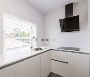 2 Bedrooms Flat to rent in Park Suites, Waverley Street, Nottingham NG7 | £ 270 - Photo 1