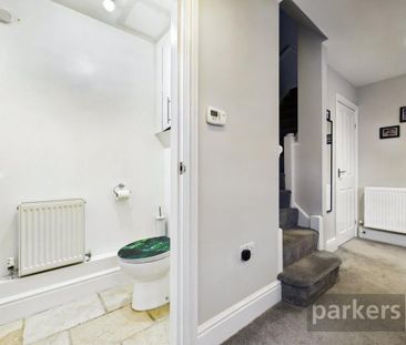 2 bedroom end of terrace house to rent - Photo 2