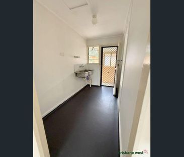FAMILY HOME - Photo 6