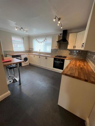 3 bedroom house to rent - Photo 2