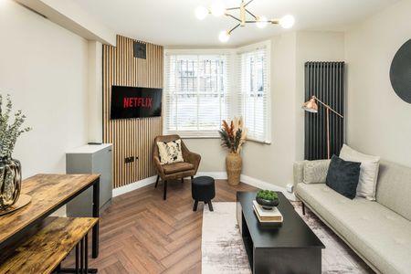 2 Bed Flat, Halford Road, SW6 - Photo 4