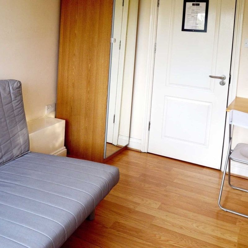 High Street, LONDON - Photo 1