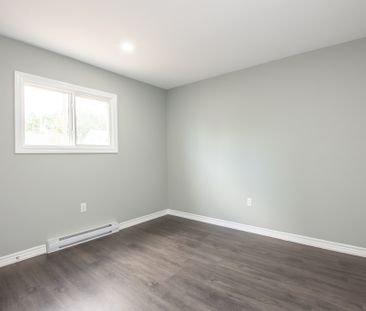 3 Bedroom Main Unit in Welland!! - Photo 6