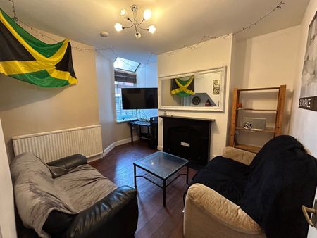 4 Bed Terraced House, Moseley Road, M14 - Photo 4