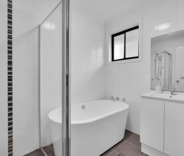 Beautifully Updated 3-Bedroom Home – Close to Schools & Transport - Photo 1