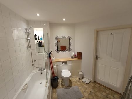 Room in a Shared Flat, Barking, IG11 - Photo 4