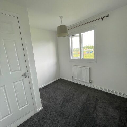 Refurbished 3 Bed End of Terrace House to in Witham, Essex - Photo 1