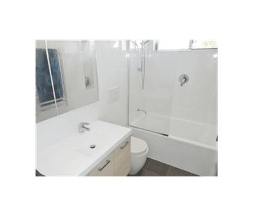 Renovated Family Home - Photo 2