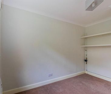 2 bedroom ground floor flat to rent - Photo 4