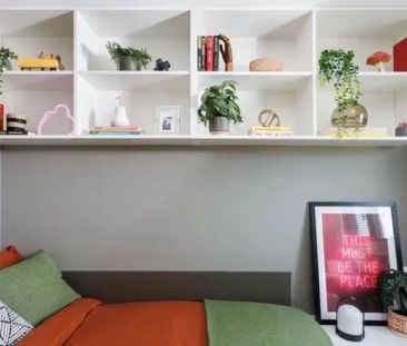 Large Highest Double Ensuite - Photo 2