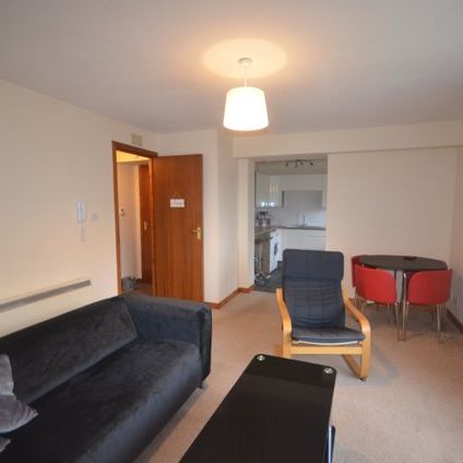 43 Fairview Drive, AB22 8ZL, Aberdeen - Photo 1