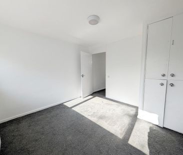 4 bedroom terraced house to rent - Photo 2