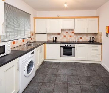Room 4, 46 Wellesley Avenue, Belfast, BT9 6DH - Photo 4