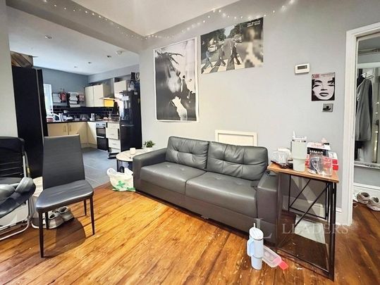 5 bedroom terraced house to rent - Photo 1