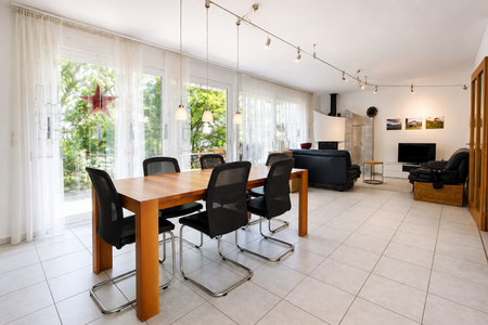 Modernes 5.5-Zimmer-Einfamilienhaus mit Garten - Foto 3