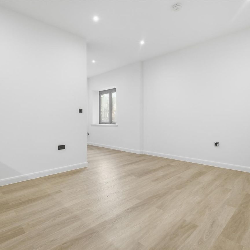 Headgate, Colchester - Photo 1