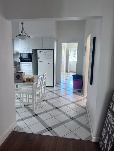 St Kilda East - Photo 2