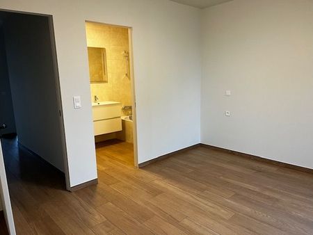 Exclusief gelijkvloers duplex appartement met 2 badkamers - Photo 4