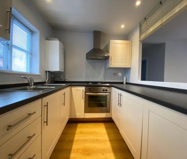 2 bedroom apartment to rent - Photo 2