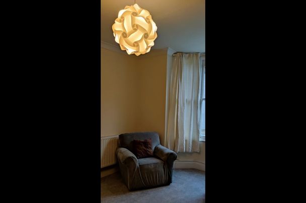 4 Bed Terraced House, Winthorpe Road, SW15 - Photo 1