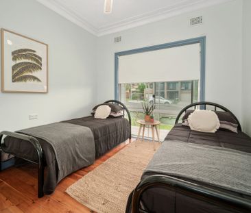 Centrally Located Attractive Home with Views - Photo 4