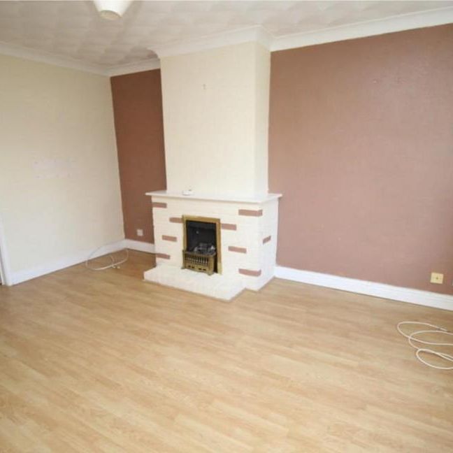 3 bedroom end of terrace house to rent - Photo 1